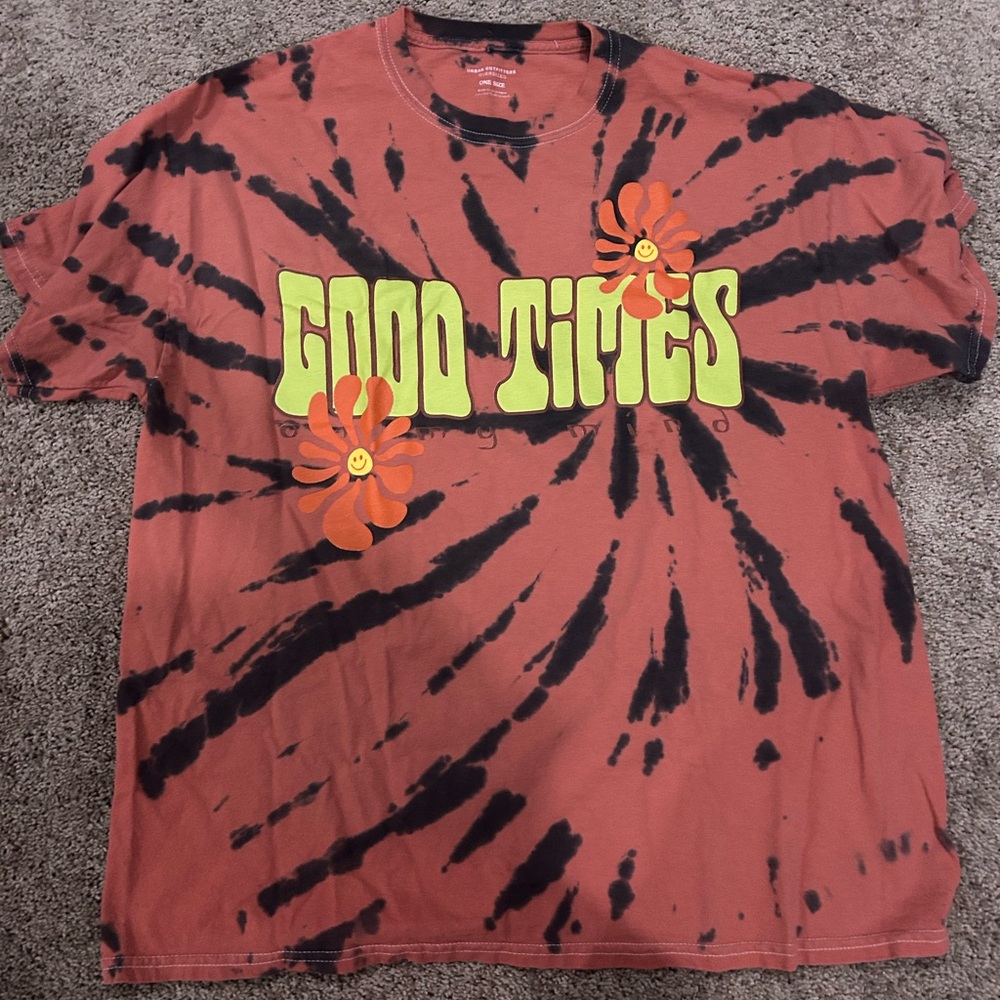 urban outfitters graphic tee, one size